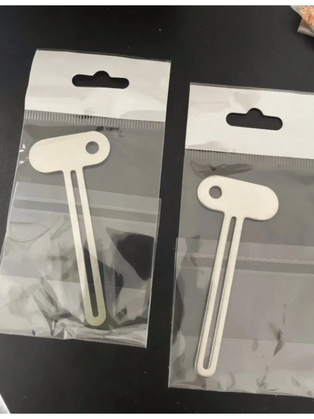 2‑Pack Heavy‑Duty Metal Toothpaste Squeezer Keys – Multi‑Use Tube Roller